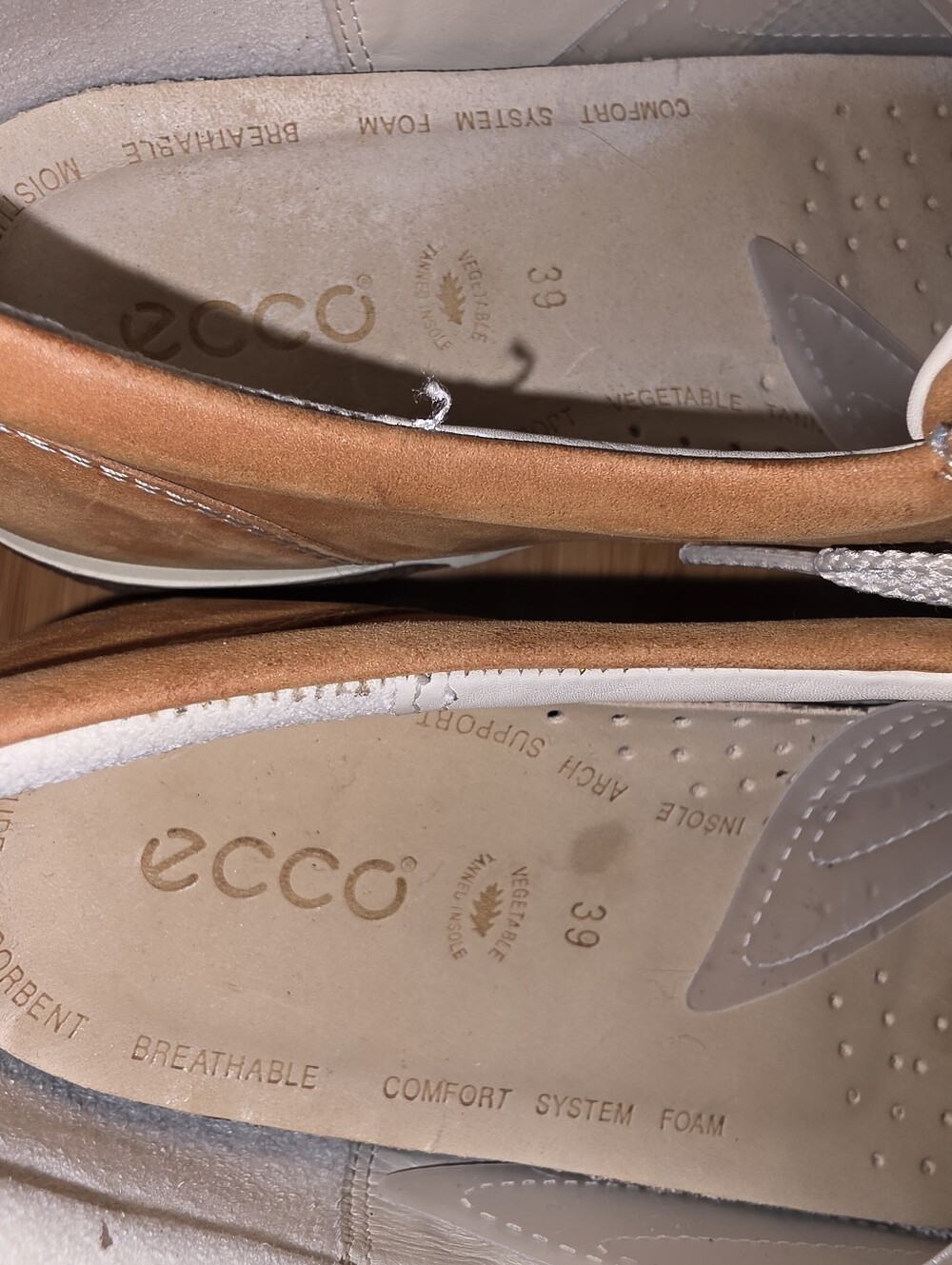 Ecco Women's Tan Suede Lace-Up Sneakers with White Laces and Striped Tongue - Picture 15 of 16